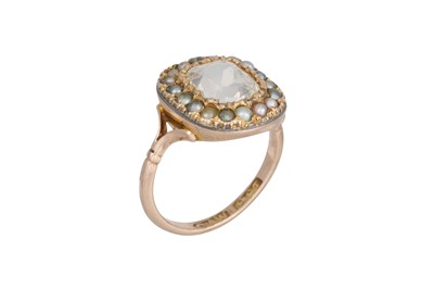 Lot 258 - A NEO-CLASSICAL SYLE EDWARDIAN 9CT GOLD RING,...