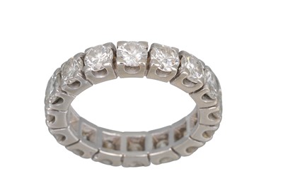 Lot 252 - A DIAMOND FULL BANDED ETERNITY RING, the round...