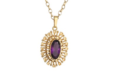 Lot 12 - AN AMETHYST PENDANT, the oval amethyst to a...