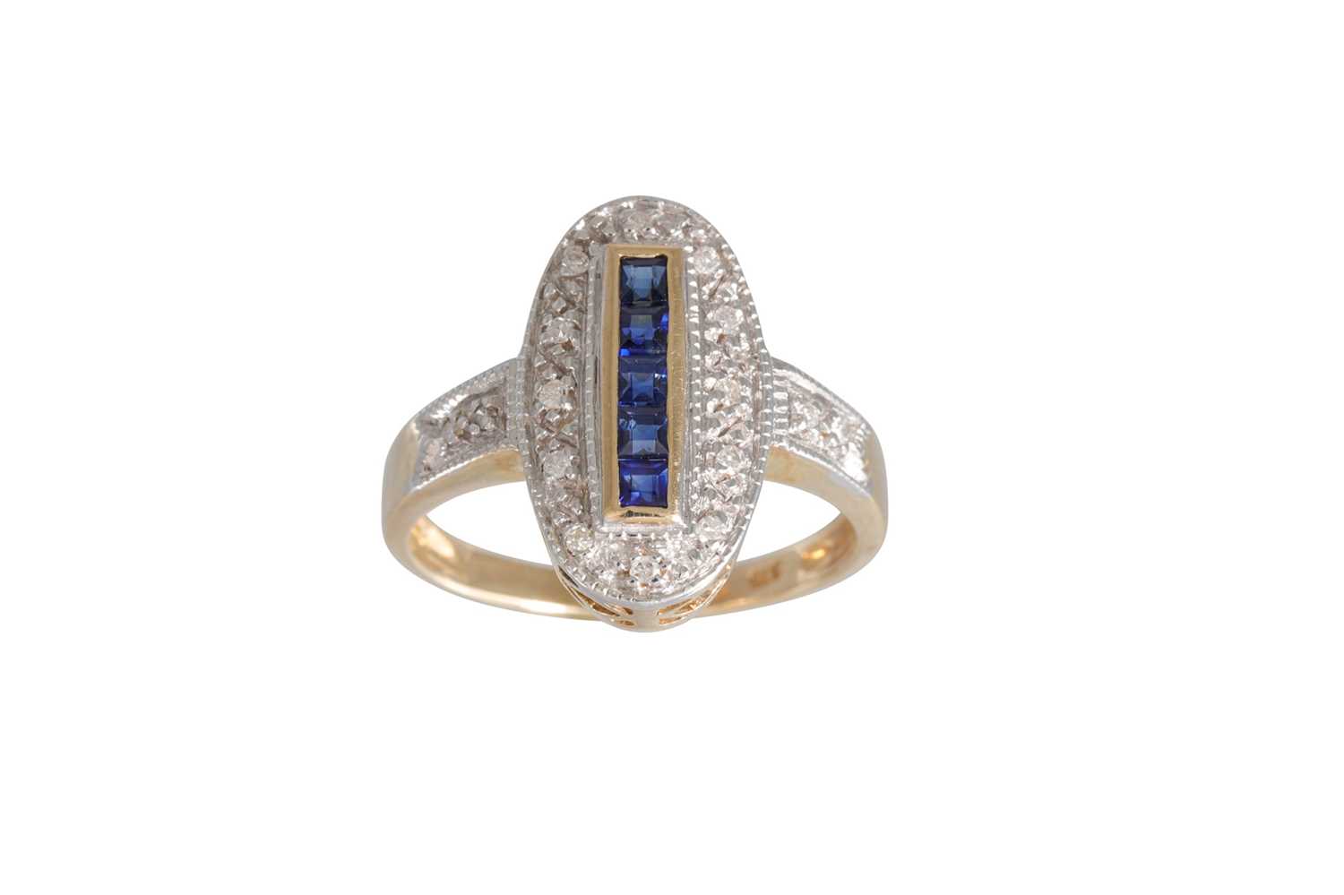 Lot 28 - A DIAMOND AND SAPPHIRE CLUSTER RING, boat...