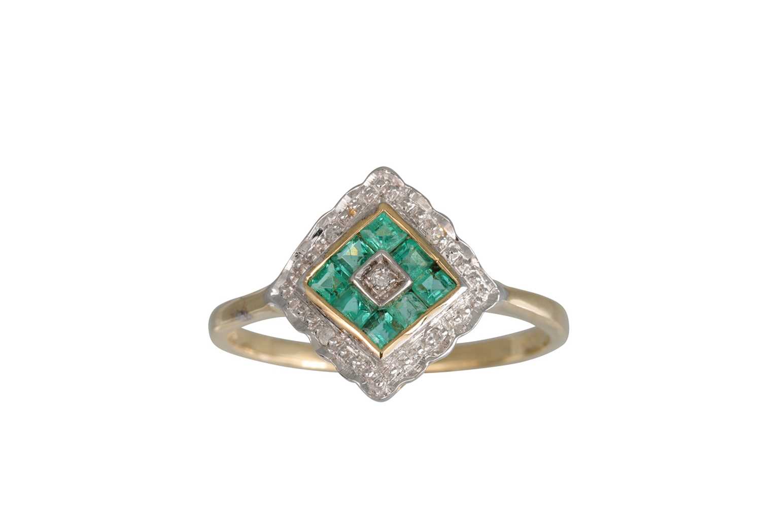 Lot 54 - A DIAMOND AND EMERALD CLUSTER RING, of square...