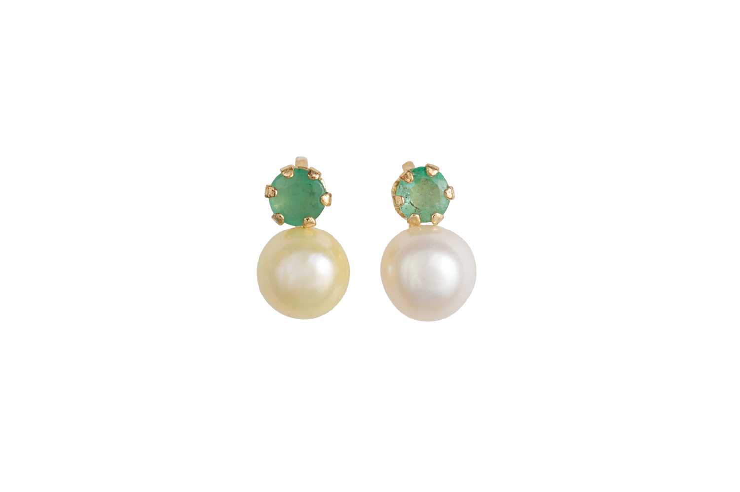 Lot 72 - A PAIR OF PEARL AND EMERALD SET EARRINGS,...