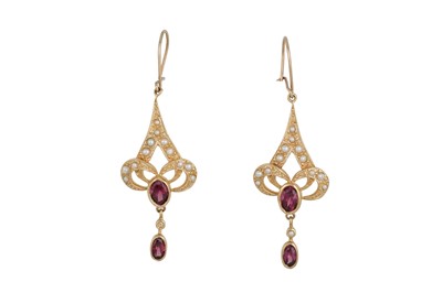 Lot 87 - A PAIR OF PEARL AND GARNET EARRINGS, swirl and...