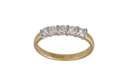 Lot 131 - A FIVE STONE DIAMOND RING, mounted in 18ct...