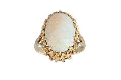 Lot 286 - A VINTAGE CABOCHON OPAL RING, mounted in 14ct...
