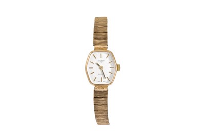 Lot 445 - A 9CT GOLD LADY'S VINTAGE ROTARY WRIST WATCH,...
