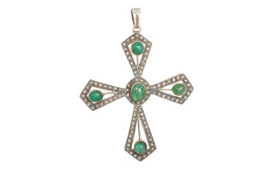 Lot 306 - AN ANTIQUE DIAMOND AND EMERALD CROSS, the...