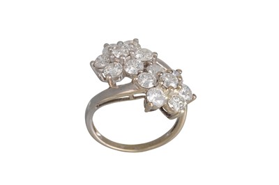Lot 127 - A DIAMOND DOUBLE CLUSTER RING, the brilliant...