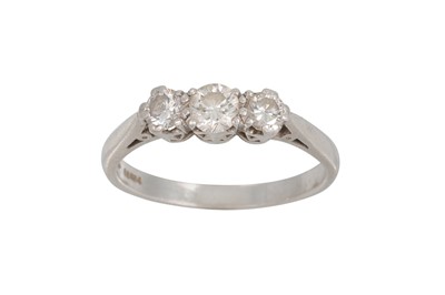 Lot 308 - A THREE STONE DIAMOND RING, mounted in...