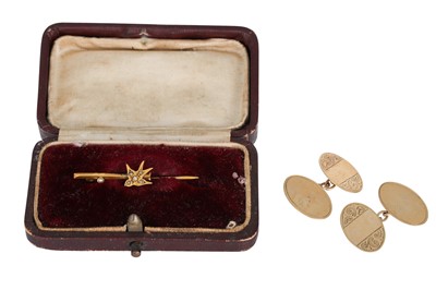 Lot 141 - A PAIR OF 9CT GOLD VINTAGE CUFF LINKS, with...