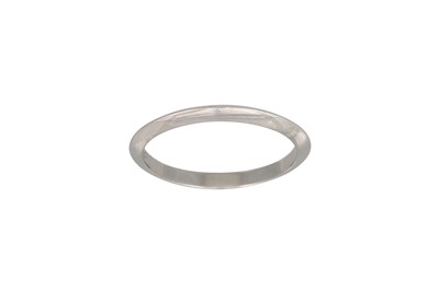Lot 362 - A TIFFANY & CO. PLATINUM BAND, stamped, in bag...