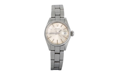 Lot 521 - A LADY'S STAINLESS STEEL ROLEX DATE WRISTWATCH,...