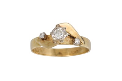Lot 55 - A DIAMOND SOLITAIRE RING, mounted in 18ct...