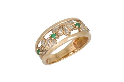 Lot 59 - AN EMERALD AND DIAMOND RING, mounted in 9ct...