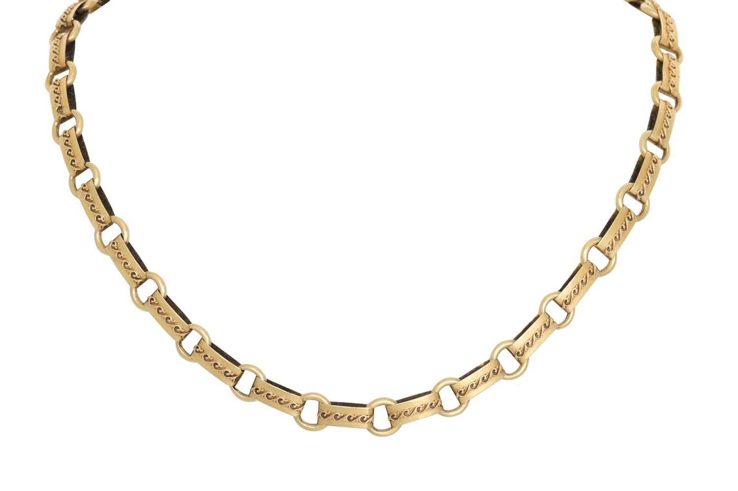 Lot 355 - AN 18CT YELLOW GOLD ANTIQUE NECKLACE, with...