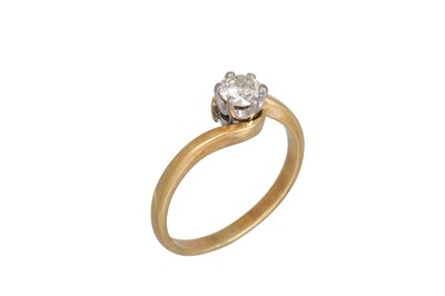 Lot 263 - A DIAMOND SOLITAIRE RING, twist setting, the...