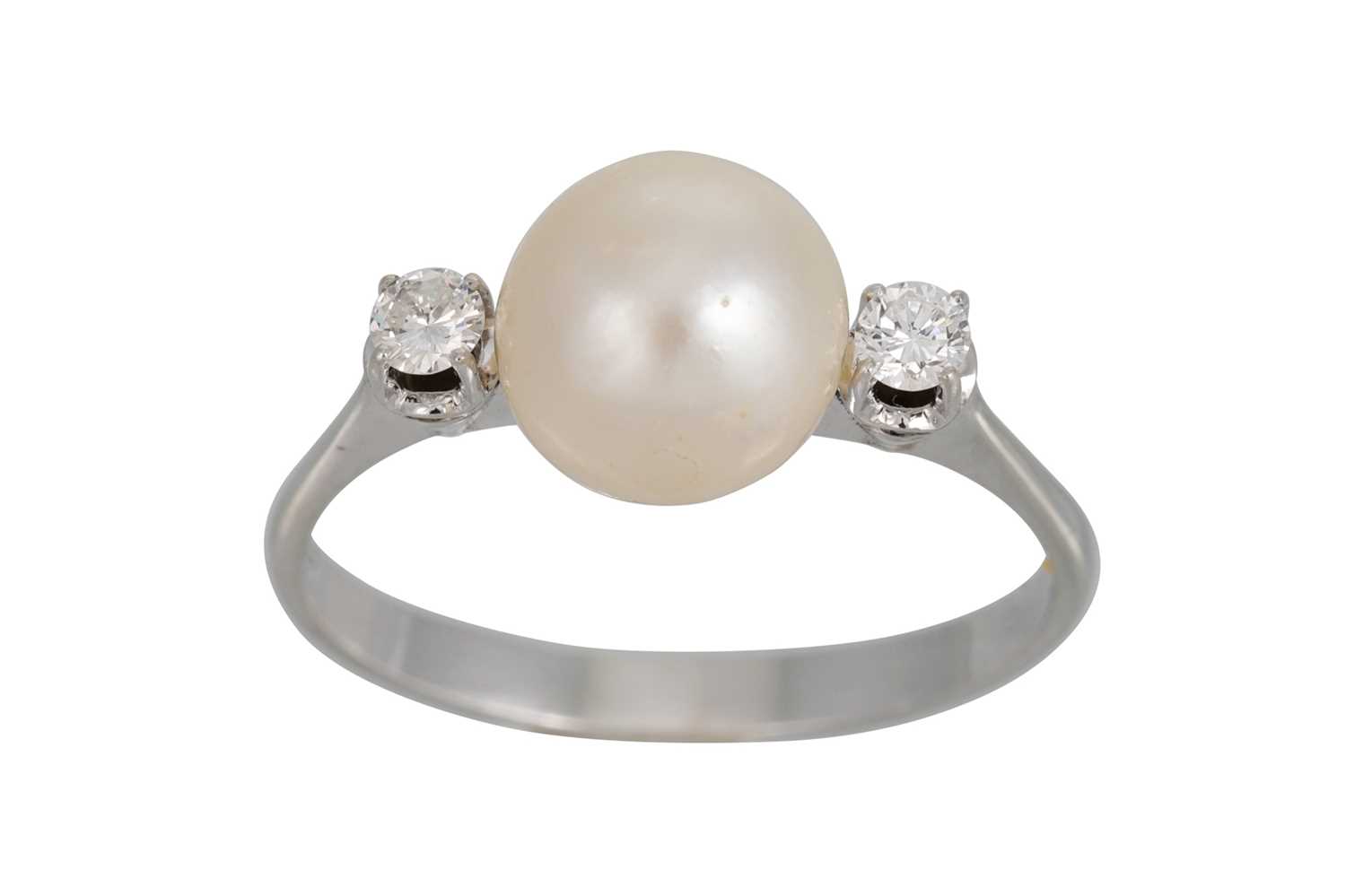 Lot 326 - A PEARL RING, the central pearl to diamond...