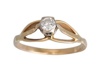 Lot 174 - A DIAMOND RING, mounted in 18ct yellow gold, 4...