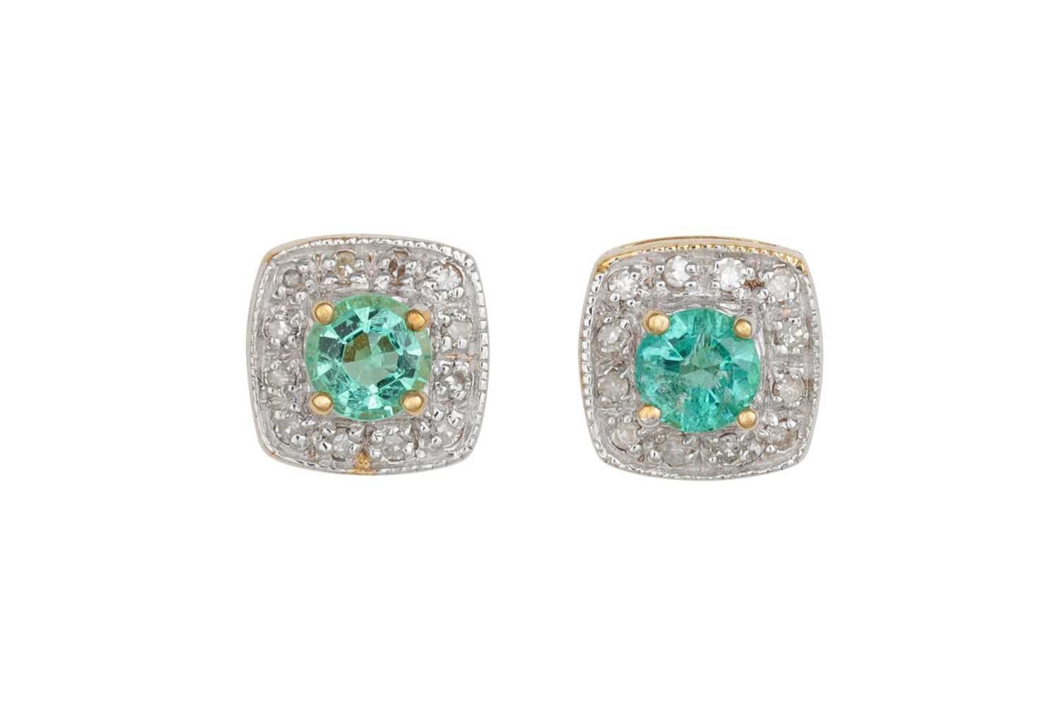 Lot 39 - A PAIR OF DIAMOND AND EMERALD CLUSTER EARRINGS,...