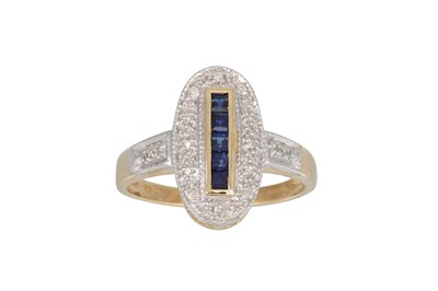 Lot 98 - A DIAMOND AND SAPPHIRE CLUSTER RING, of oval...