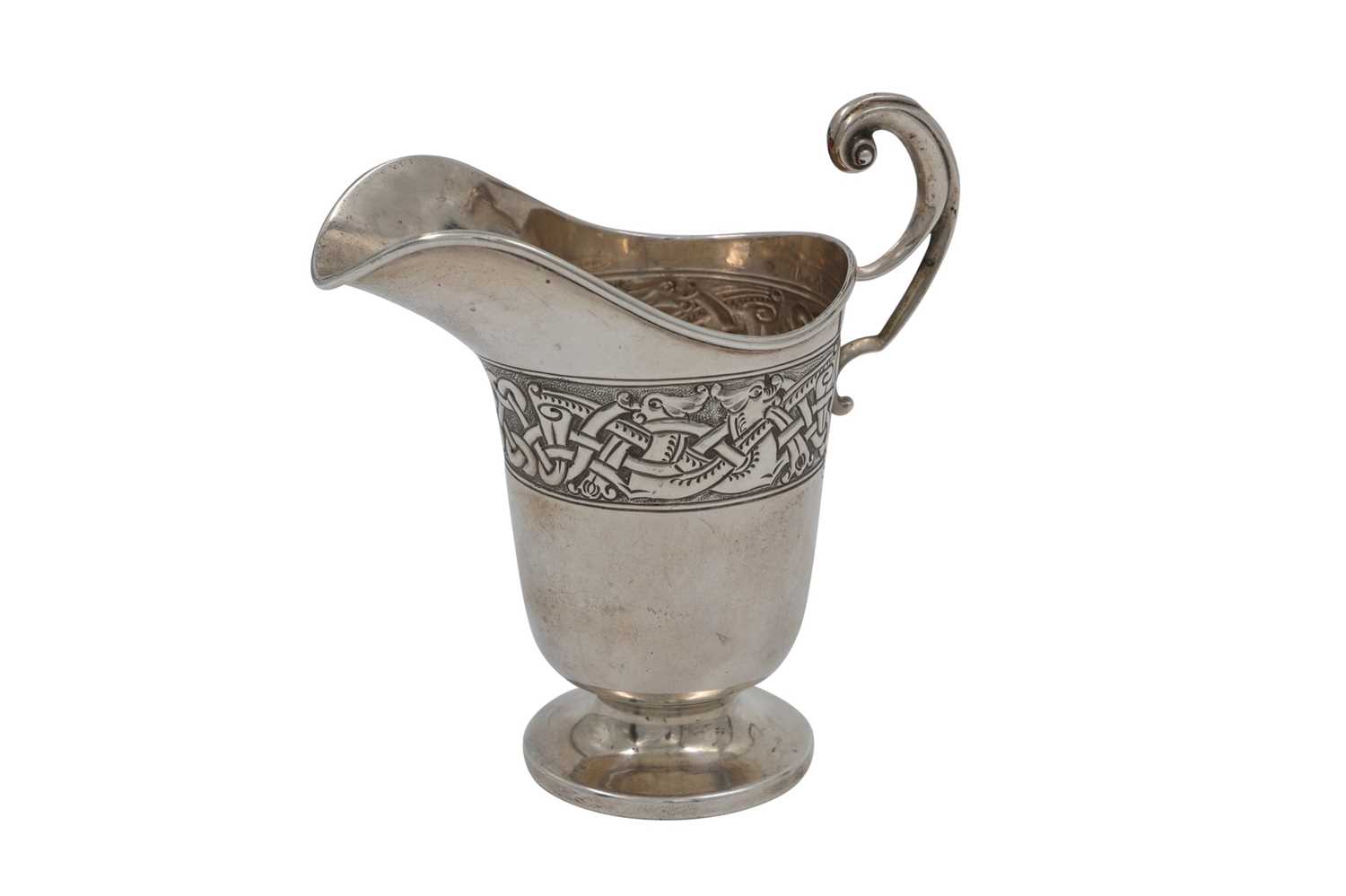 Lot 605 - AN ATTRACTIVE PRE-WAR SILVER CELTIC REVIVAL...