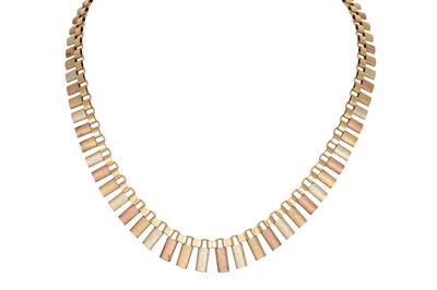 Lot 188 - A 9CT GOLD THREE COLOUR FRINGE NECKLACE, 19 g