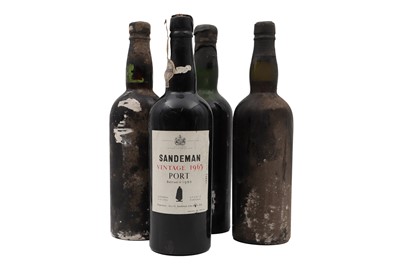 Lot 540 - A COLLECTION OF FOUR VINTAGE PORT BOTTLES, to...