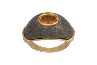 Lot 442 - A VINTAGE CARTIER YELLOW SAPPHIRE AND BLACK...