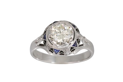 Lot 372 - A DIAMOND SOLITAIRE RING, the circular diamond...