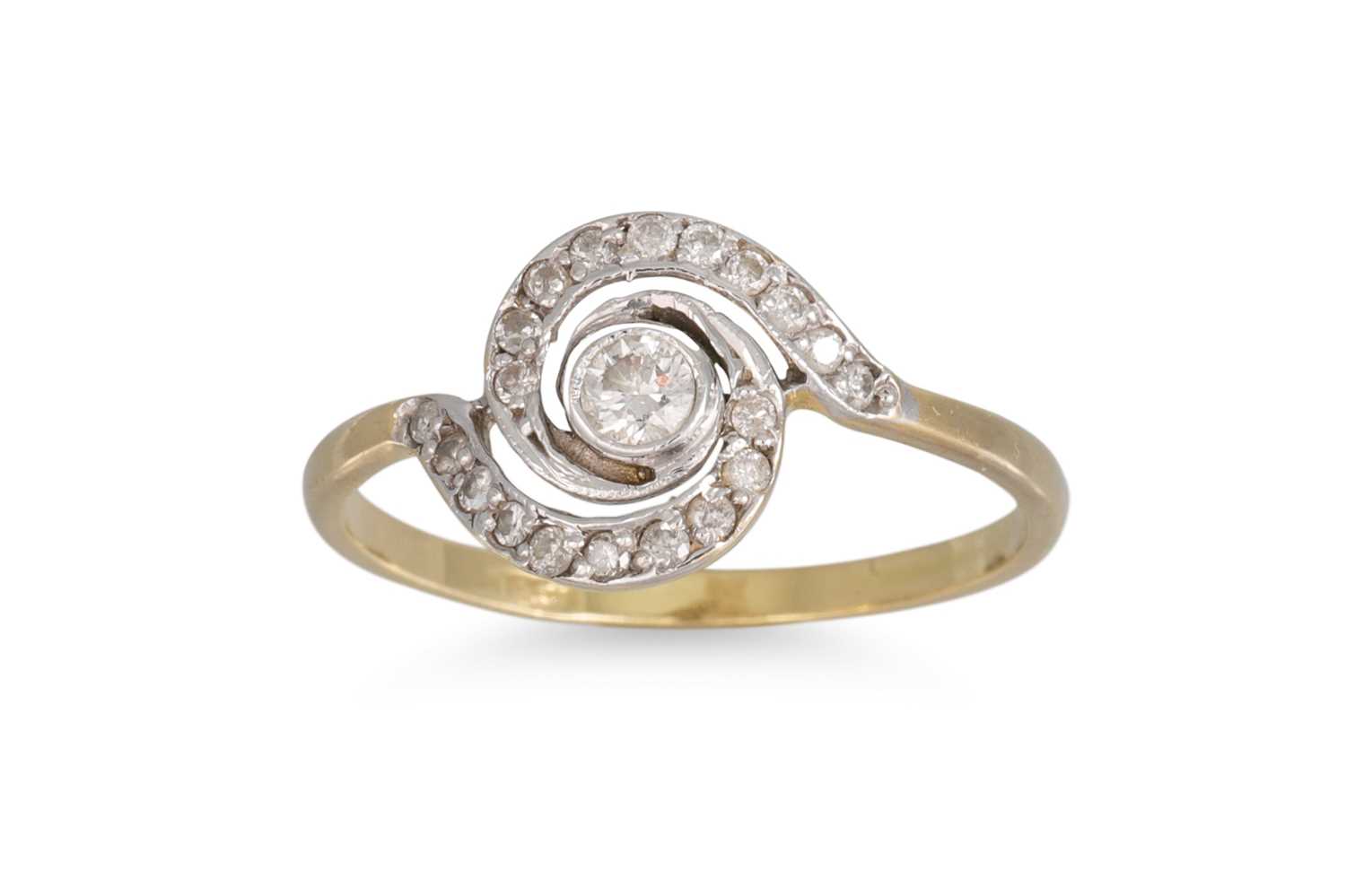 Lot 58 - A VINTAGE DIAMOND CLUSTER RING, of swirl...