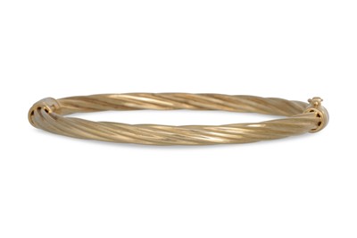 Lot 206 - A 9CT GOLD BANGLE, twisted rope design, 9 g.