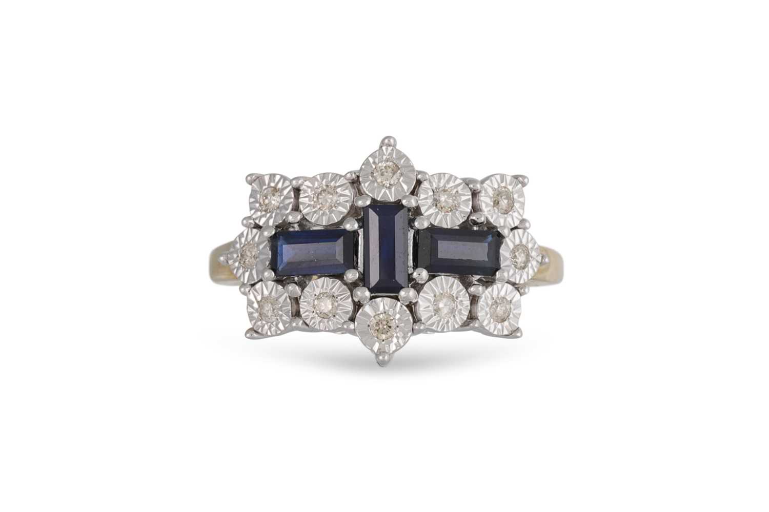 Lot 87 - A DIAMOND AND SAPPHIRE CLUSTER RING, the three...