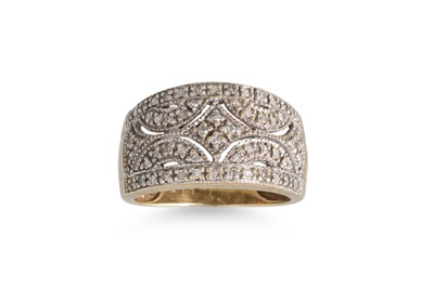 Lot 296 - A DIAMOND PLAQUE RING, of openwork form...