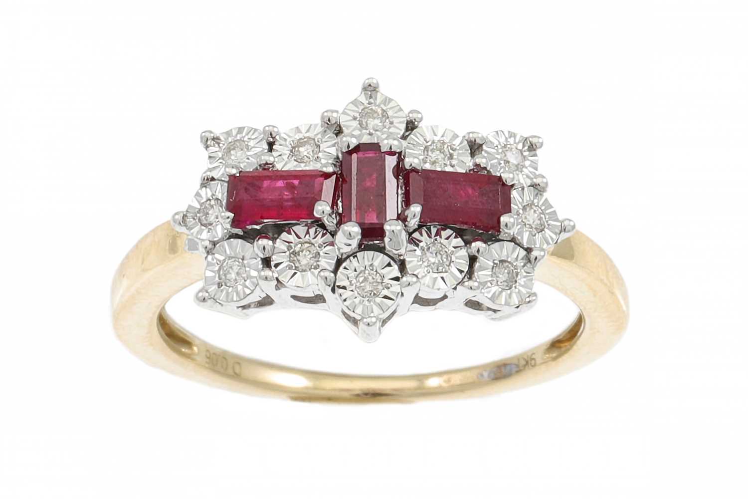 Lot 42 - A RUBY AND DIAMOND RING, mounted in 9ct gold,...