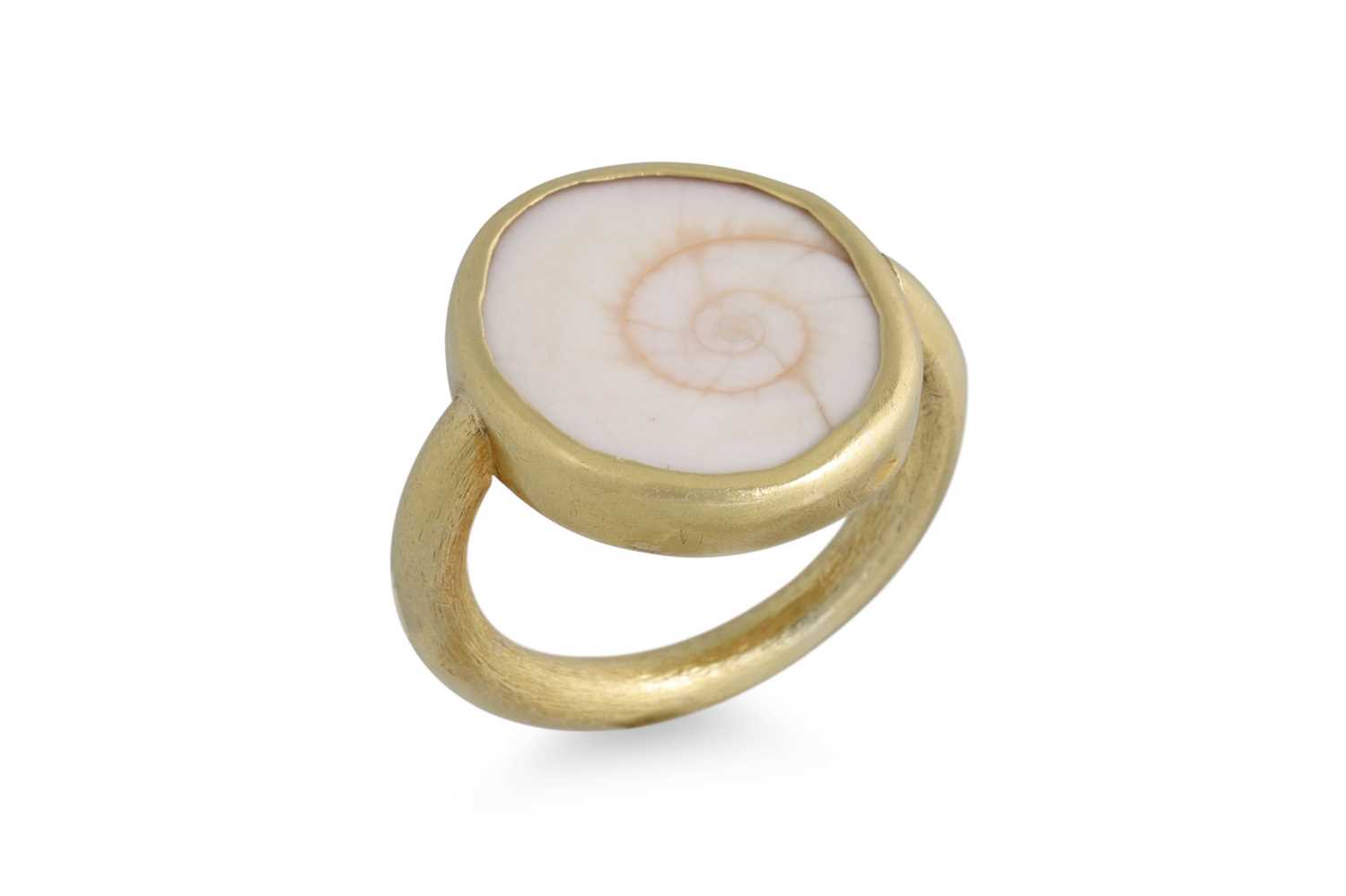Lot 69 - AN 18CT GOLD RING, set with a conch shell...