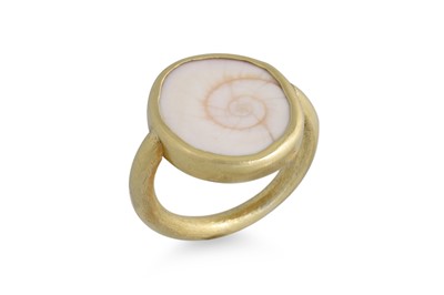 Lot 412 - AN 18CT GOLD RING, set with a conch shell...