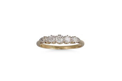Lot 329 - AN ANTIQUE DIAMOND FIVE STONE RING, the...