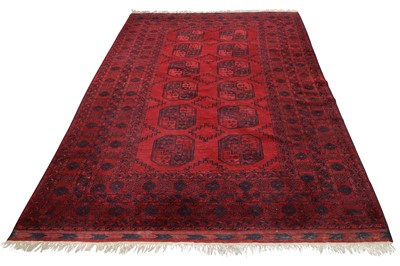 Lot 527 - A PATTERNED CARPET, American machine made....