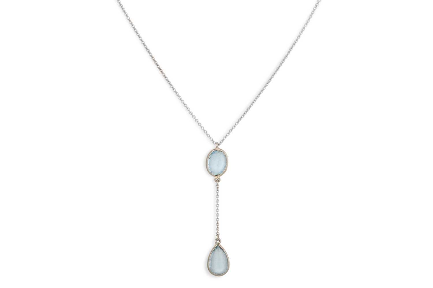 Lot 323 - AN AQUAMARINE DROP NECKLACE, the white gold...