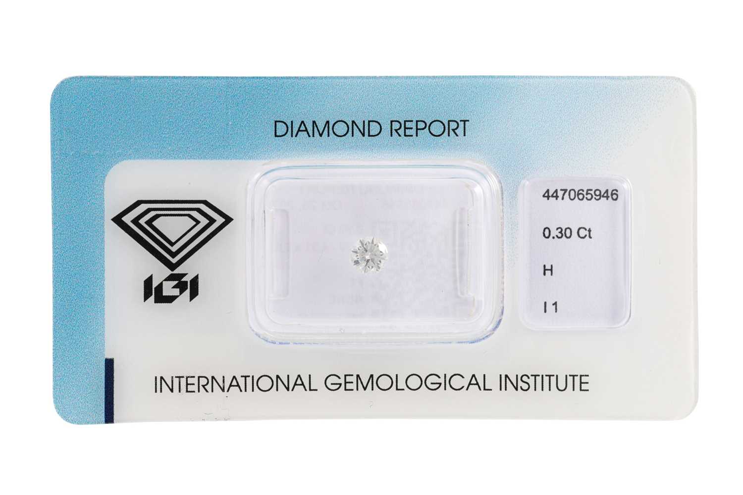 Lot 49 - AN UNMOUNTED DIAMOND, together with an IGI...