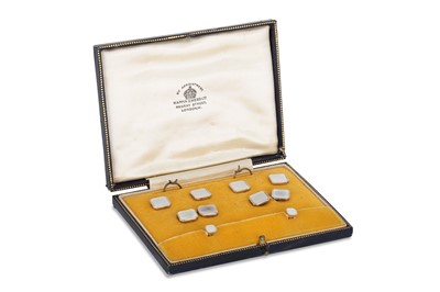 Lot 107 - A 1920'S GENTLEMAN'S SET, set with mother of...
