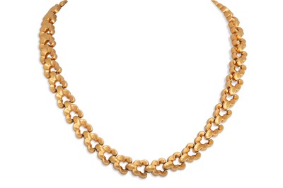 Lot 401 - AN 18CT YELLOW GOLD NECKLACE, comprising...