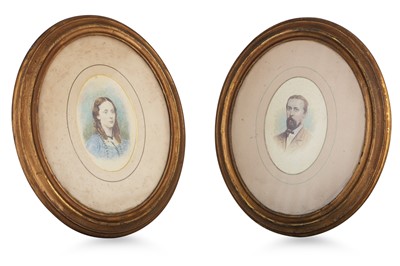 Lot 507 - A PAIR OF OVAL GILT WOOD FRAMES, depicting a...