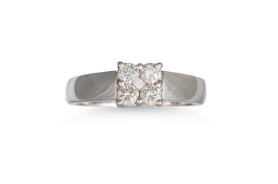 Lot 373 - A DIAMOND CLUSTER RING, set with four...