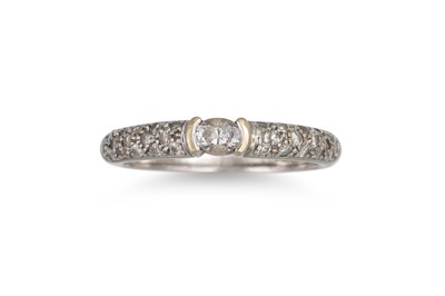 Lot 374 - A DIAMOND RING, the oval diamond to diamond...