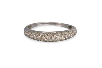 Lot 376 - A DIAMOND RING, pavé set in white metal, size K