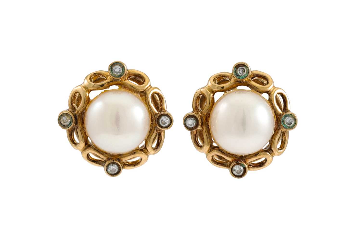Lot 153 - A PAIR OF PEARL EARRINGS, mounted in 18ct gold