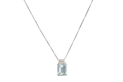 Lot 428 - AN AQUAMARINE AND DIAMOND PENDANT, the...