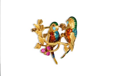 Lot 238 - AN 18CT GOLD AND ENAMEL DOUBLE PARROT BROOCH,...