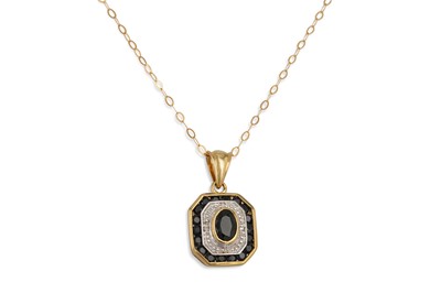 Lot 42 - A DIAMOND AND SAPPHIRE PENDANT, the oval...